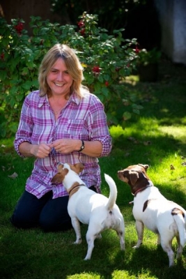 Rosie_Barclay_biog_pic_smaller.jpg